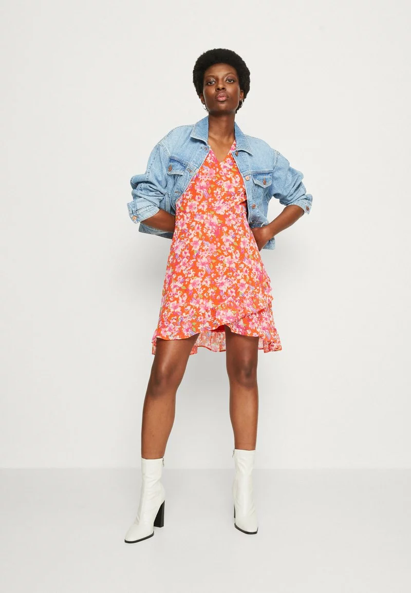 VOLANT SHORT DRESS - Freizeitkleid - red/multicoloured Anna Field VOLANT SHORT DRESS - Freizeitkleid - Red/multicoloured -Anna Field Geschäft 1b1902792de44e1c8fba589ec89b4065