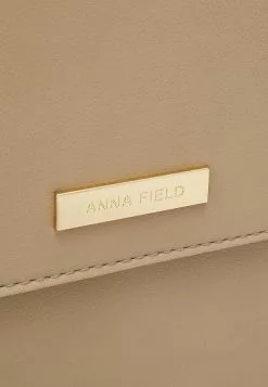 Anna Field Notebooktasche - Tan 5 Anna Field Notebooktasche - Tan -Anna Field Geschäft a565054d8e2d4f83b963eb734abf3e06