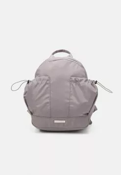 Anna Field Tagesrucksack - Grey 6 Anna Field Tagesrucksack - Grey -Anna Field Geschäft c8eb9668f819429fb49573ecc5c7d989 1